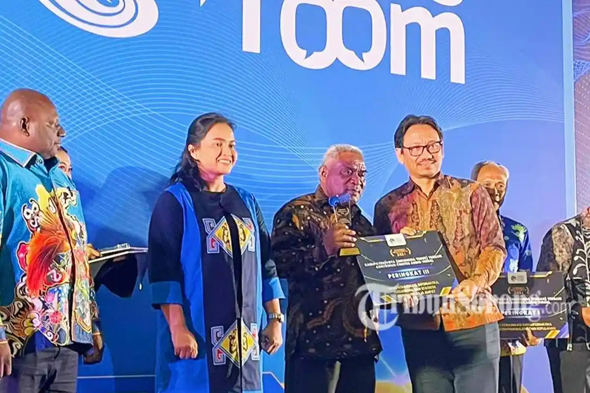 Pemkab Raja Ampat Raih Peringkat 3 Terbaik Anugerah Media Center 2024 