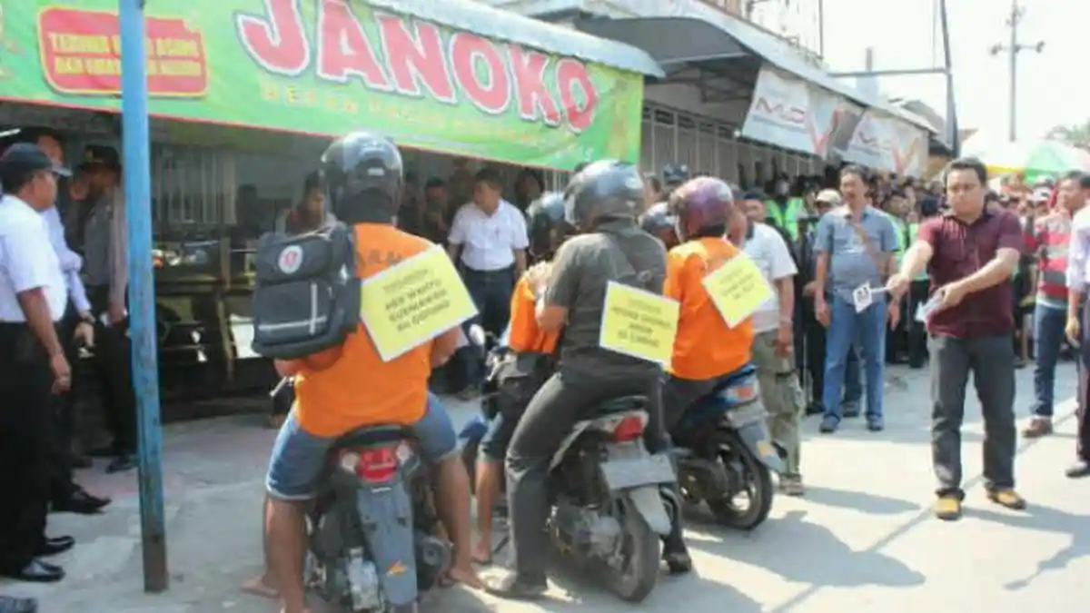 Makan Soto Dulu, Baru Merampok Toko Emas