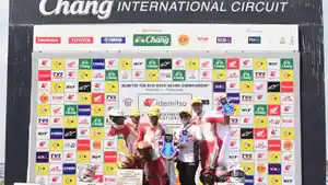 Para-pembalap-Astra-Honda-Racing-Team-berhasil-menunjukkan-dominasinya.jpg