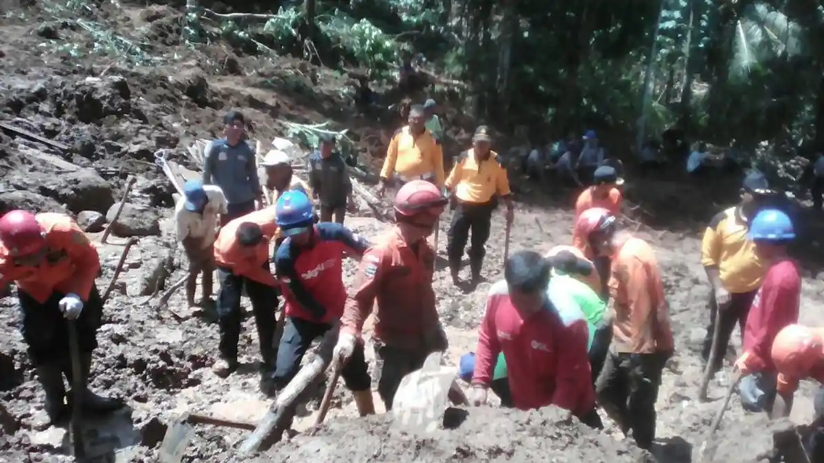 Menteri Marwan: Gunakan Dana Desa untuk Membangun Tanggul Penahan Longsor