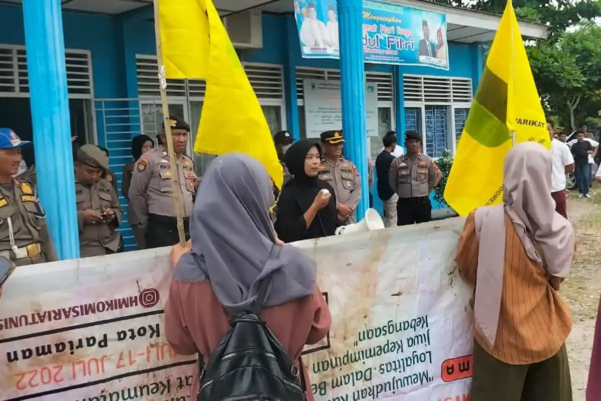 Puluhan Anggota SEMMI Datangi Kantor PDAM Padang Pariaman, Sampaikan 5 Poin Tuntutan