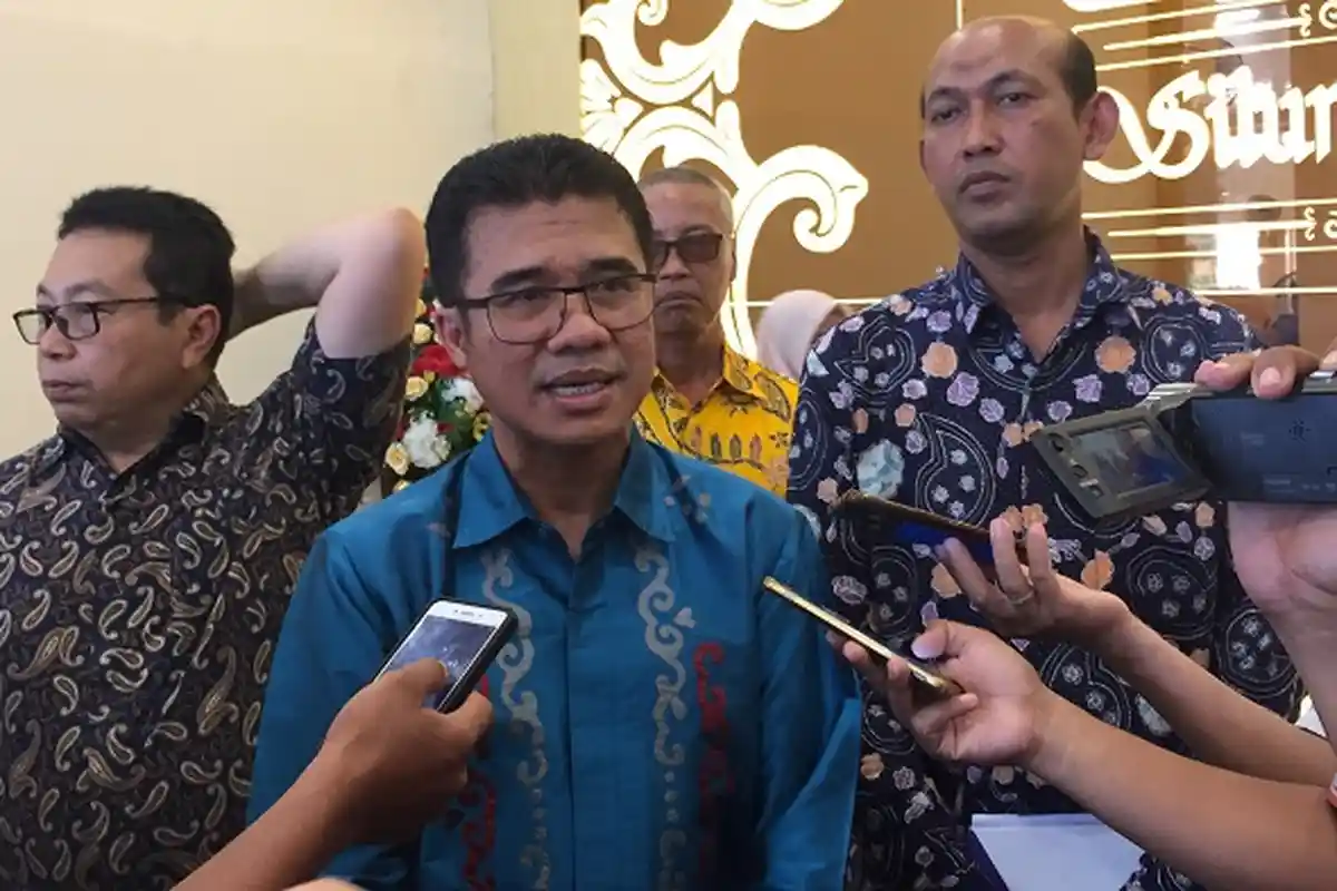 Adu Mulut Orang Tua Murid dengan Petugas Keamanan di Posko PPDB, Kadisdik Sumbar: Itu Wajar