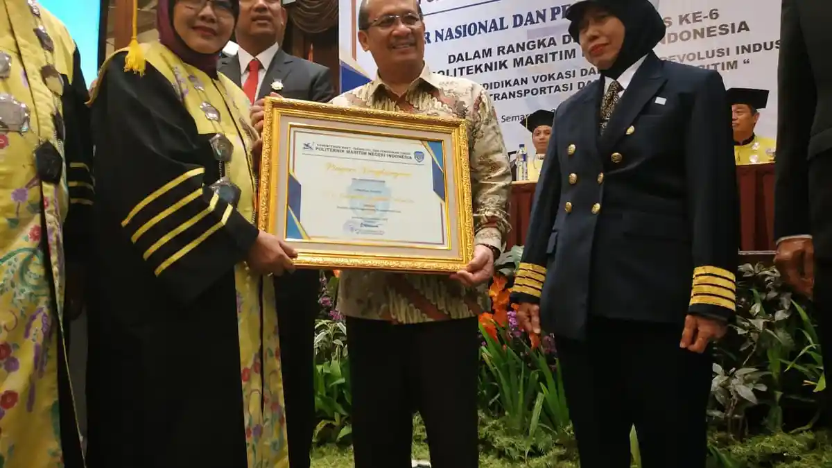 PELNI Raih Penghargaan Akademik dari Polimarin