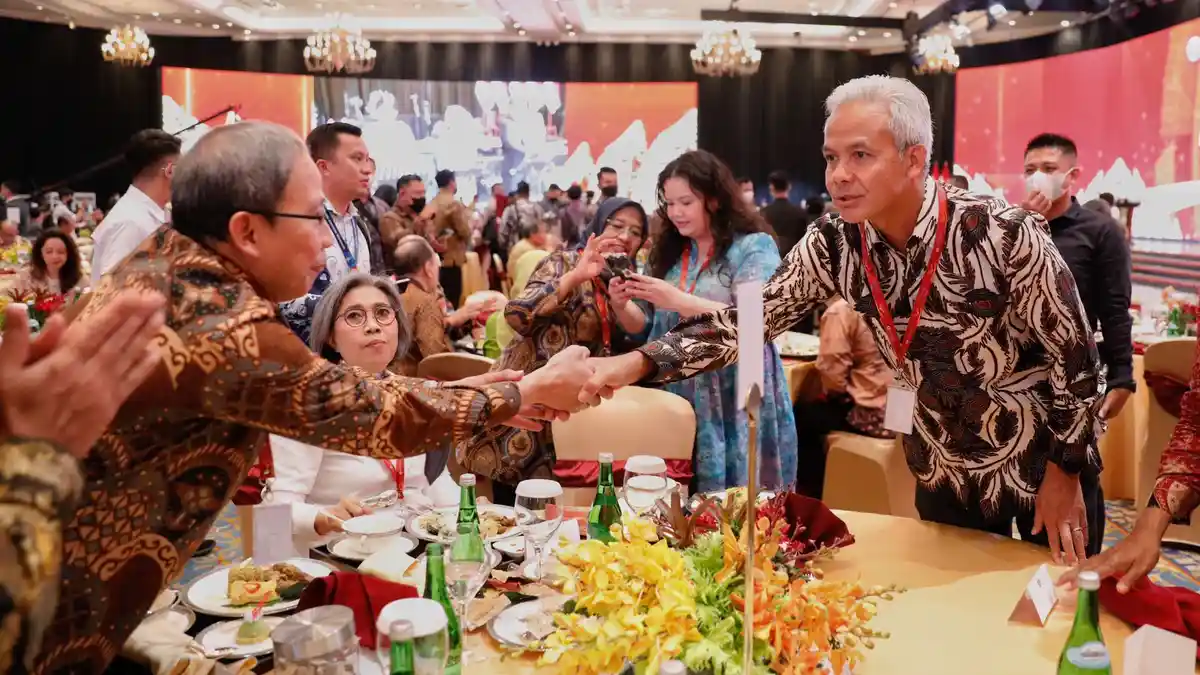 Ikuti Arahan Jokowi, Ganjar Pastikan Pelayanan Investasi di Jateng Mudah, Murah, dan Cepat