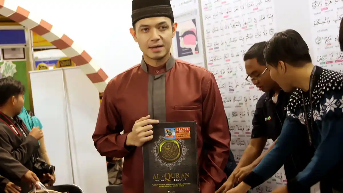 Dude Herlino Termotivasi Lakoni Ibadah Sunah di Bulan Puasa