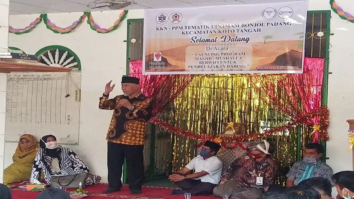 Mahasiswa KKN UIN IB Bantu Sediakan Wifi di Musala Abdullah Padang, Bantu Pembelajaran Daring
