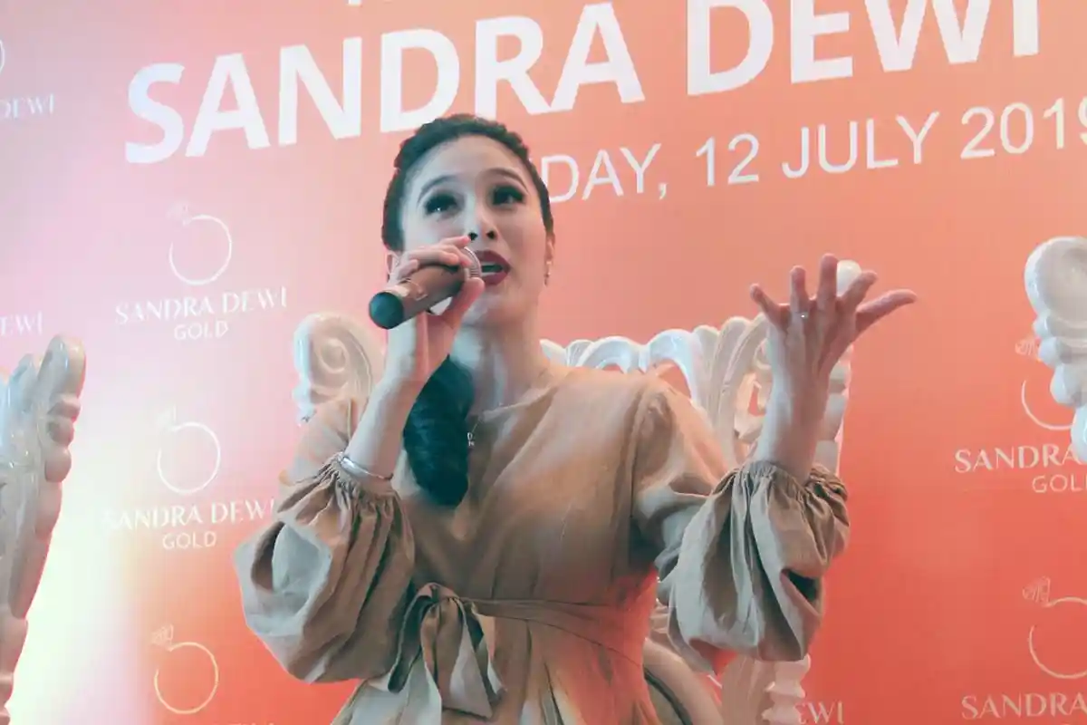 Kaget Lihat Kebaikan Harvey Moeis Suka Berbagi, Sandra Dewi: Gue Nggak Tahu Dia Beramal Sama Siapa