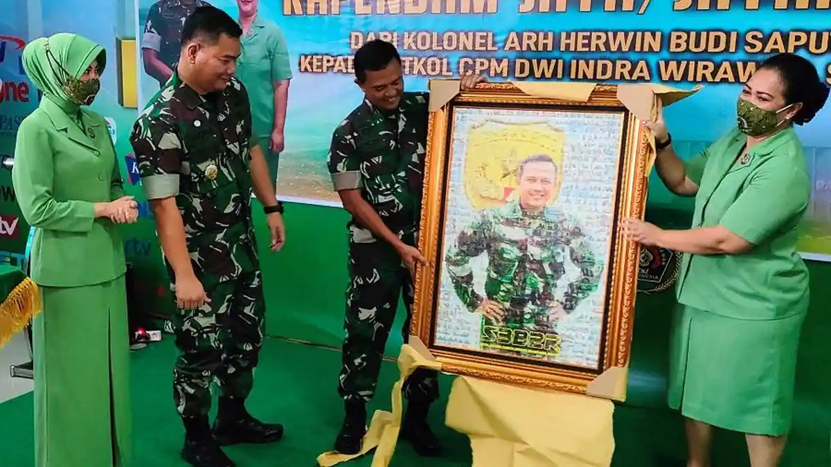 Herwin Budi Saputra Serah Terimakan Jabatan Kapendam Jaya Kepada Dwi Indra Wirawan