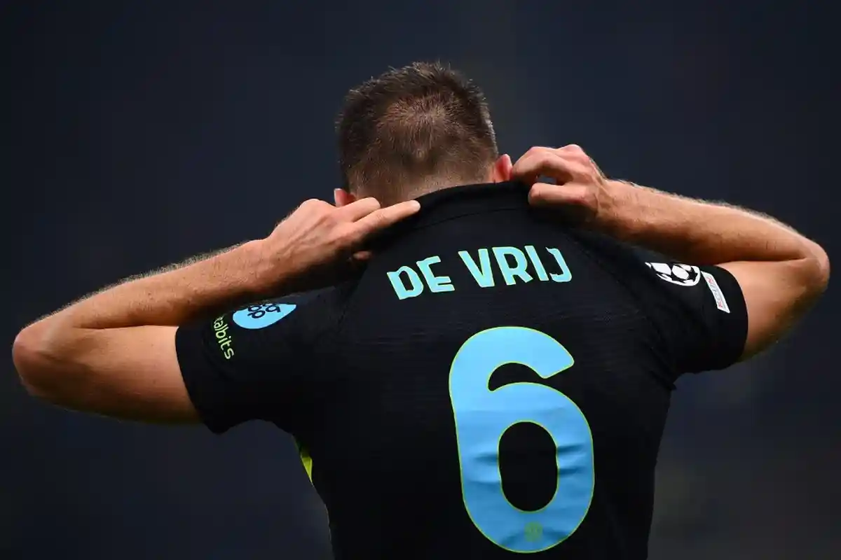 Inter Milan Pagari Milan Skriniar dan Bastoni dengan Harga Selangit, Pilih Jual Stefan de Vrij