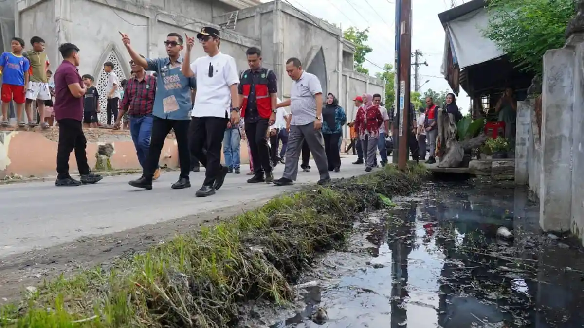 Rico Waas Respons Warga Marelan untuk Perbaiki Jalan Rusak: Dua Titik Dibeton Bulan Ini