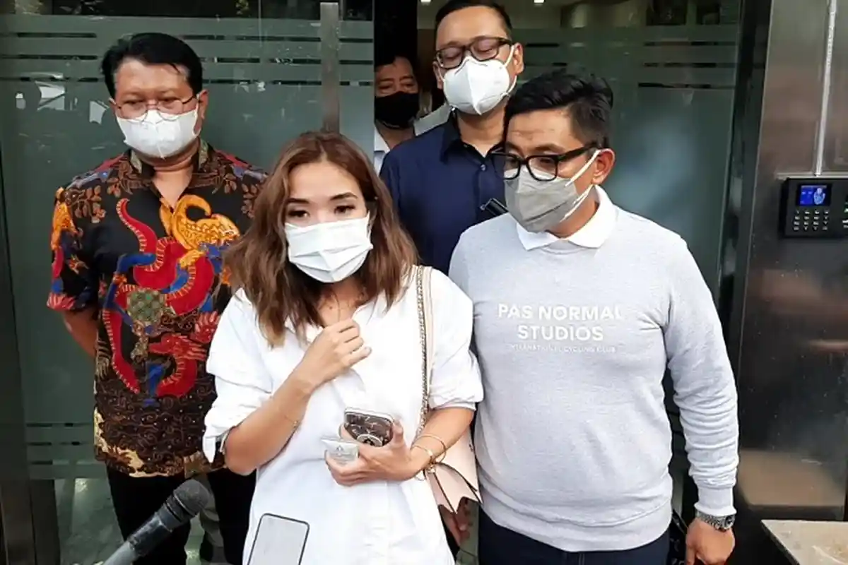 Lima Jam Diperiksa Polisi, Wajah Gisella Anastasia Gugup, Begini yang Dia Rasakan