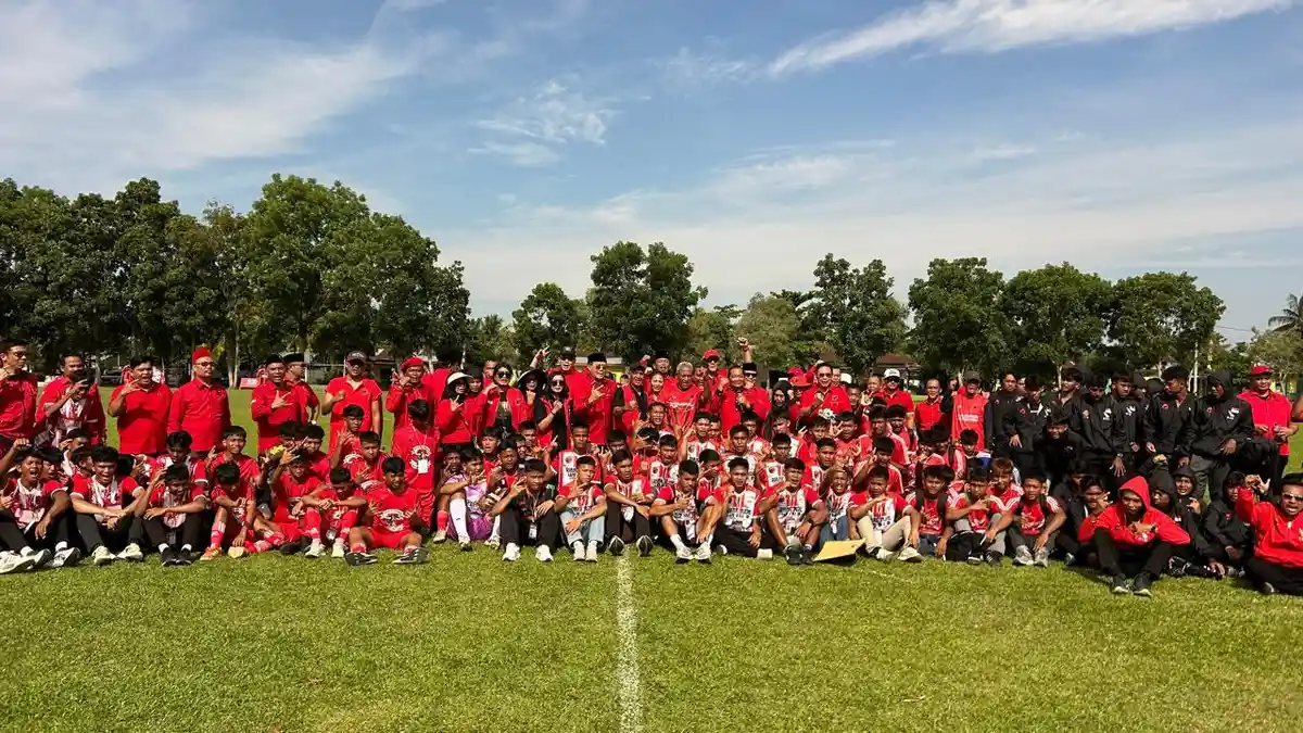 Hari Lahir Pancasila, Ketua PDIP Sumut Dampingi Komarudin Watubun Buka Soekarno Cup U-17 di Sergai