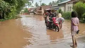 banjir-mengakibatkan-arus-lalu-lintn-tersebut.jpg