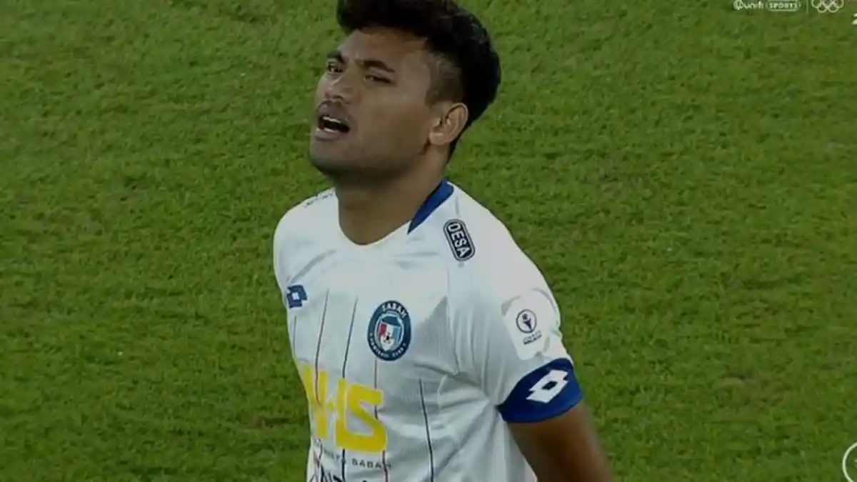 TERPOPULER BOLA: Saddil Ramdani Jadi Rebutan hingga Son Heung-min Terpukul dengan Halloween Itaewon