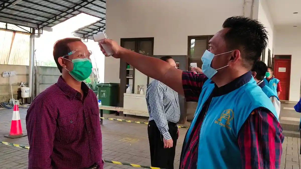 Serdik Lemdiklat Dennie Andreas Dharmawan Bantu Sosialisasi Protokol Kesehatan di GKI Tanggerang
