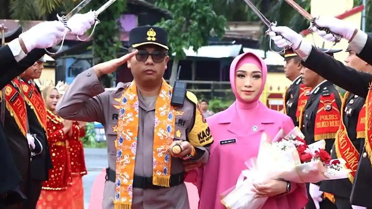 Momen Kapolres Mukomuko Bengkulu Riky Crisma W Pimpin Apel Perdana, Ingatkan Personel