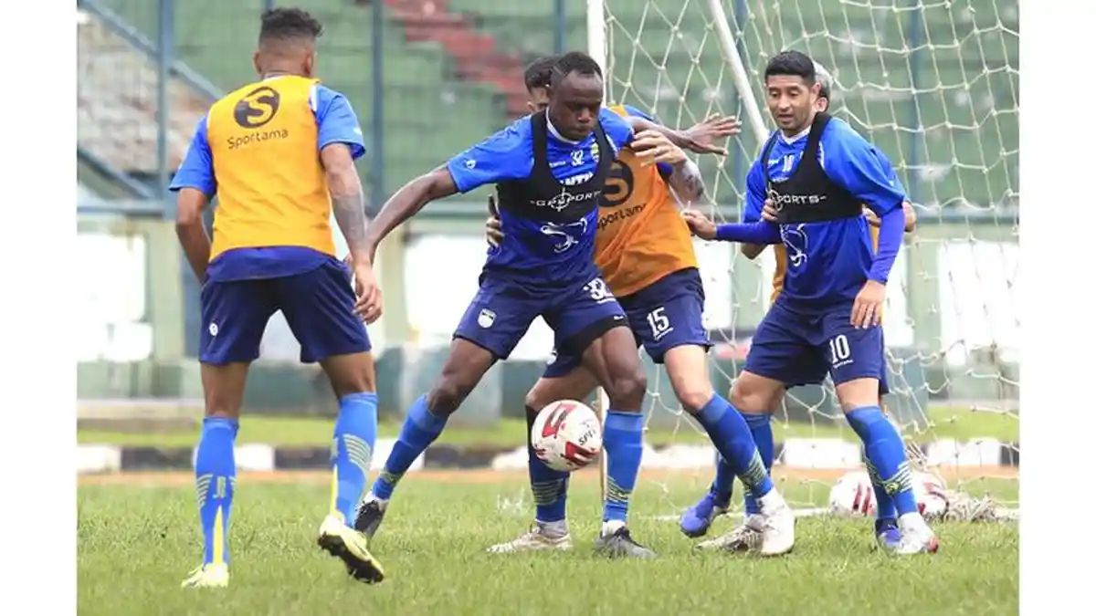 Lawan Mantan, Victor Igbonefo Sebut Persib Bandung Incar 3 Poin atas Arema FC