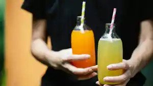 NUTRISI-DAN-KESEHATAN-Foto-ilustrasi-minuman-jus-buah.jpg