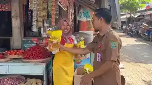 Harga-Minyakita-stabil-HET-Rp-15700-per-liter-di-Pasar-Basah-Trenggalek-Selasa-1252026.jpg
