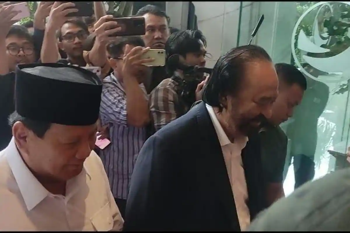 Prabowo Sudah Sampai di NasDem Tower, Langsung Gandengan dengan Surya Paloh