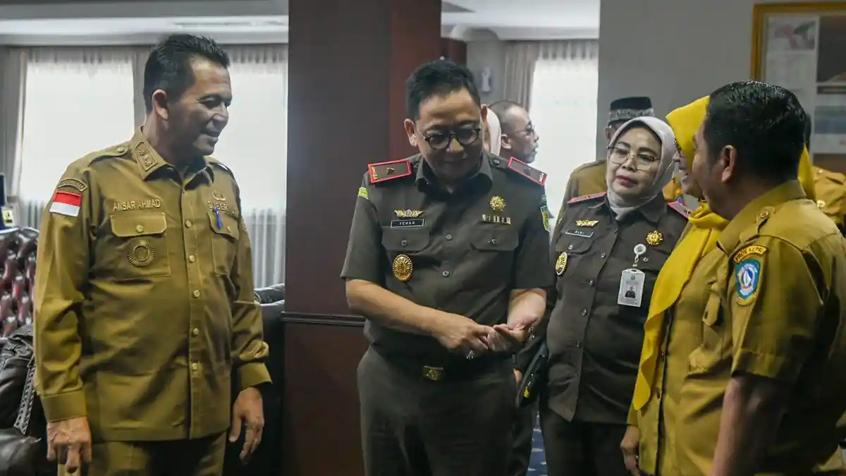 Gubernur Ansar Bersilaturahmi dengan Kajati Kepri, Siap Lanjutkan Kolaborasi