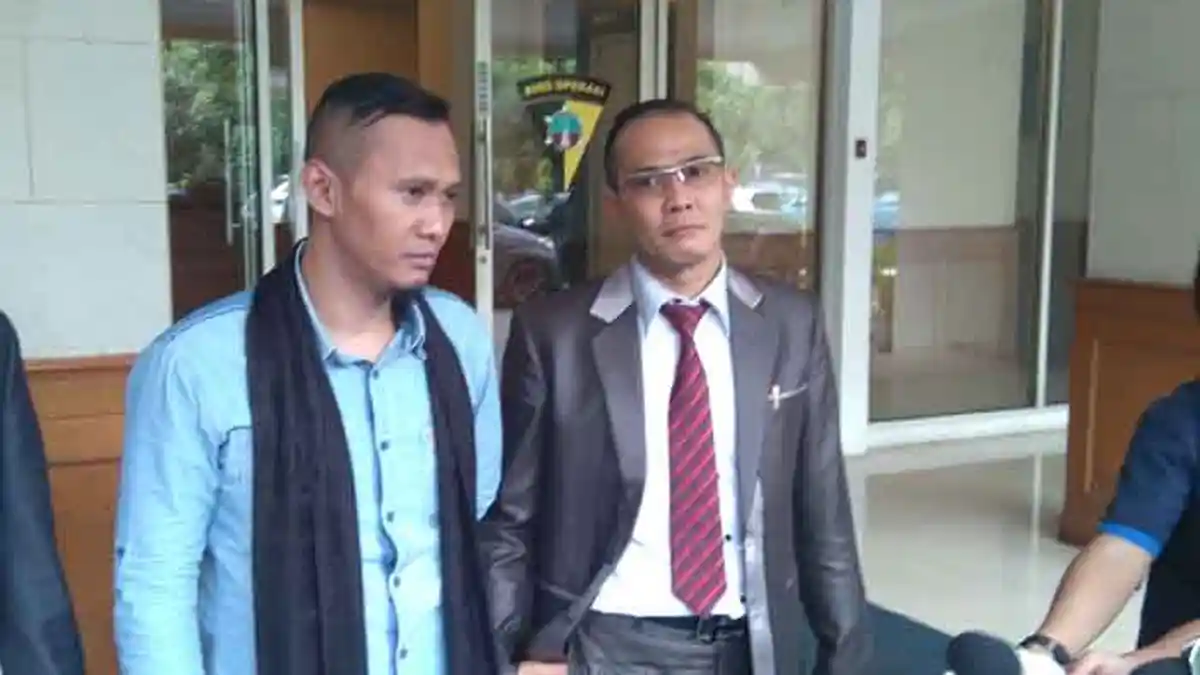 Ustaz Gusway Jelaskan Tak Ada Pernikahan Antara Charly 'Setia Band' dan Rere