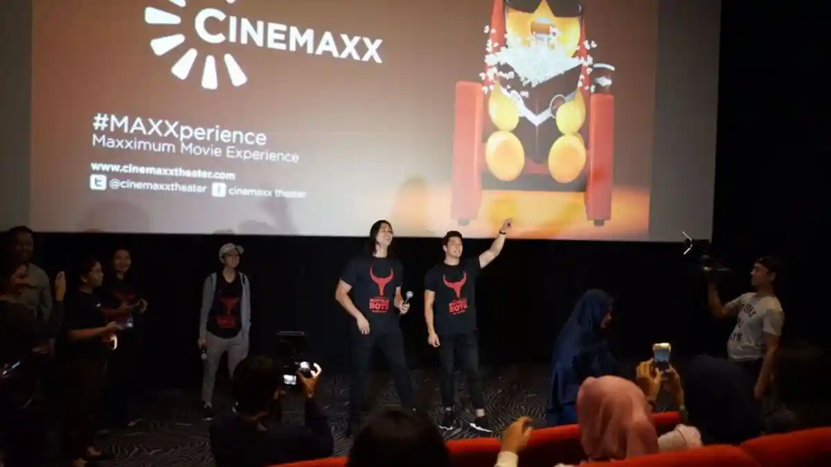 Berawal Sering Bertemu di Rumah Ibadah Buat Yoshi Sudarso Jatuh Hati Pada Istrinya hingga Kini