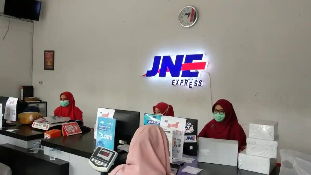 TERKINI PELAYANAN JNE, Antisipasi Penyebaran Virus Corona hingga Penyemprotan Desinfektan