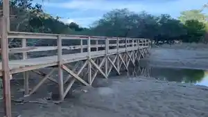 Jembatan-di-Mabar.jpg