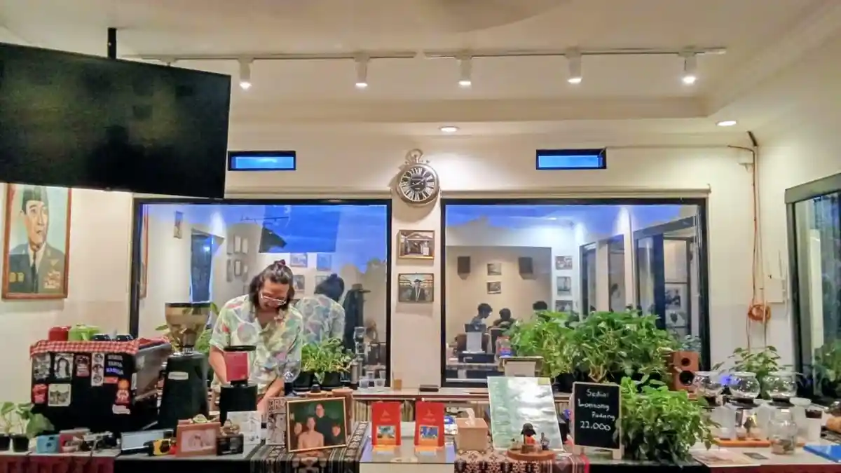 Mengenal Biji Rakyat, Kedai Kopi di Bandung yang Sajikan Rasa, Cerita ...