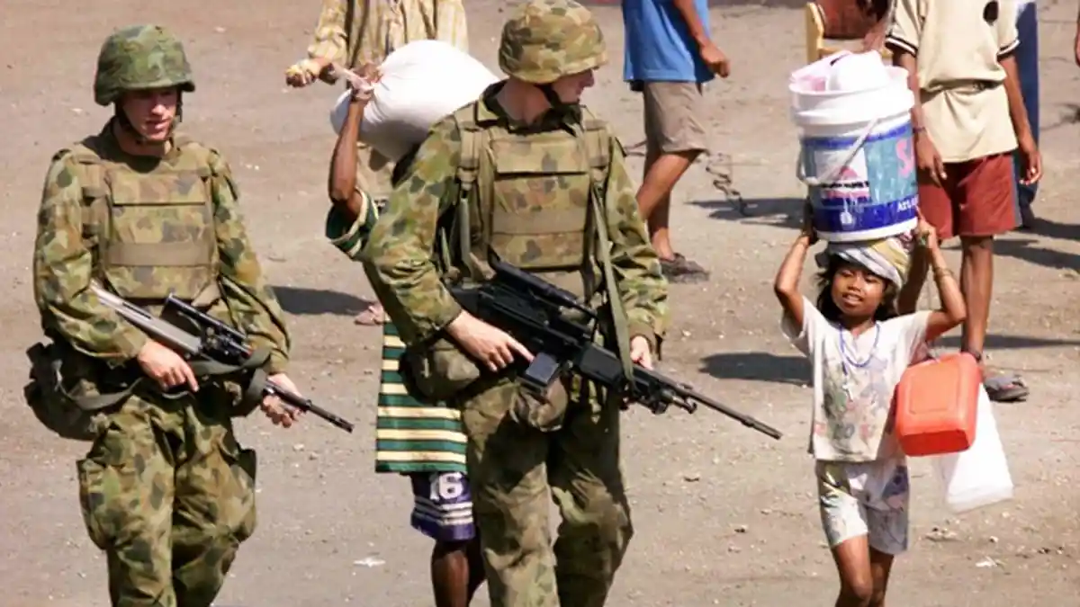 Dari Arsip 1999: Penjaga Perdamaian Australia Mengamankan Dili, Timor Leste