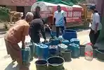 Warga Blora Terdampak Kemarau, Komunitas BJB Berikan Bantuan Droping Air Bersih 