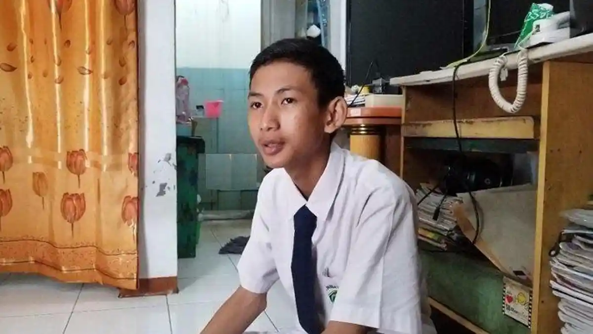 Jadi Hacker, Putra Aji Adhari Bisa Beli 2 Motor Buat Orang Tuanya