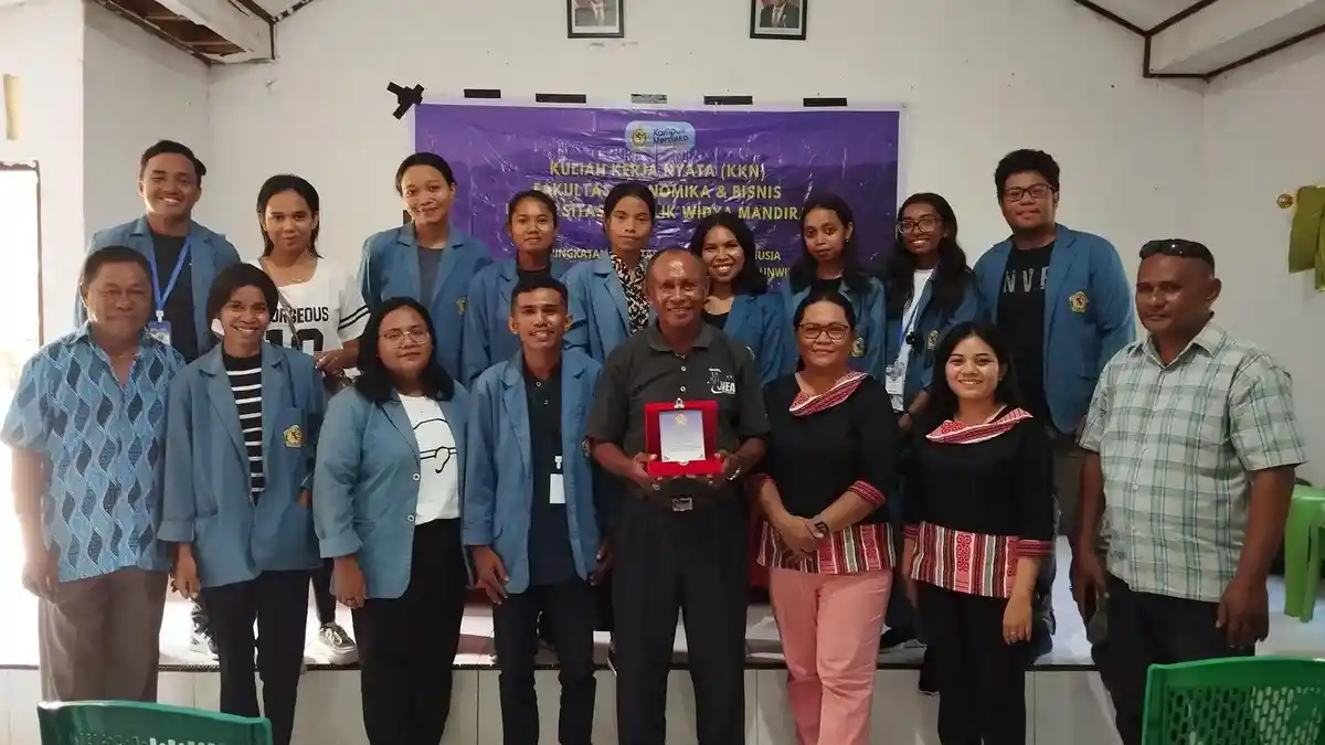 Unwira Kupang Tarik Mahasiswa KKN-T dari Penfui Timur 
