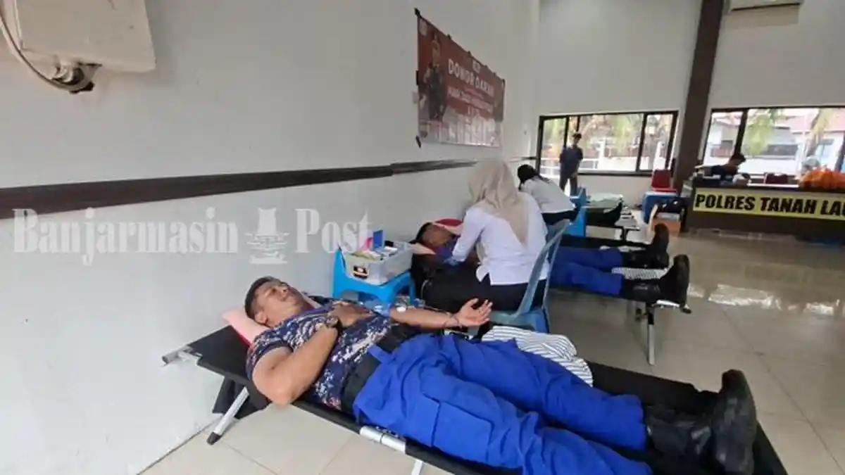 Sumbang Darah ke PMI, Anggota Polres Tanahlaut Terus Berdatangan
