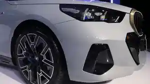 peluncuran-mobil-listrik-bmw-i5_20240326_214716.jpg