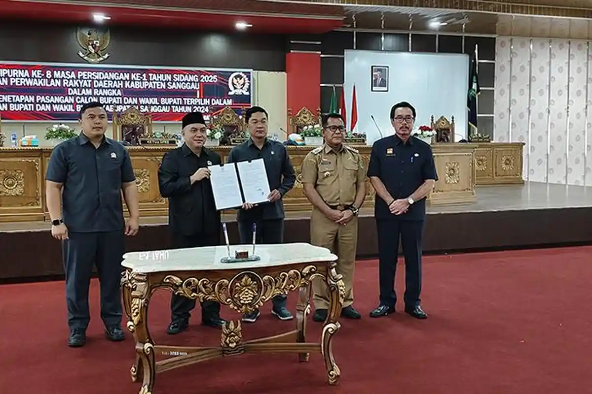 DPRD Gelar Paripurna Dengan Agenda Pengumuman Penetapan Pasangan Cabup dan Cawabup Sanggau Terpilih