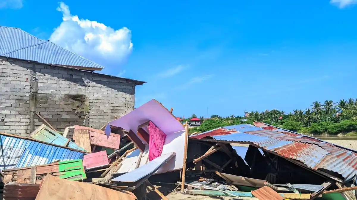FOTO-FOTO Rumah Tertimpa Longsor di Kelurahan Botu Gorontalo, Satu Penghuni Tewas - Kondisi-Rumah.jpg