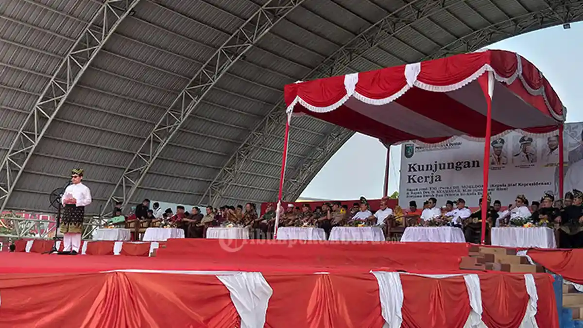 Kunjungan Kerja di Dumai Bersama Moeldoko, Gubri Syamsuar Bahas Persoalan Perburuhan