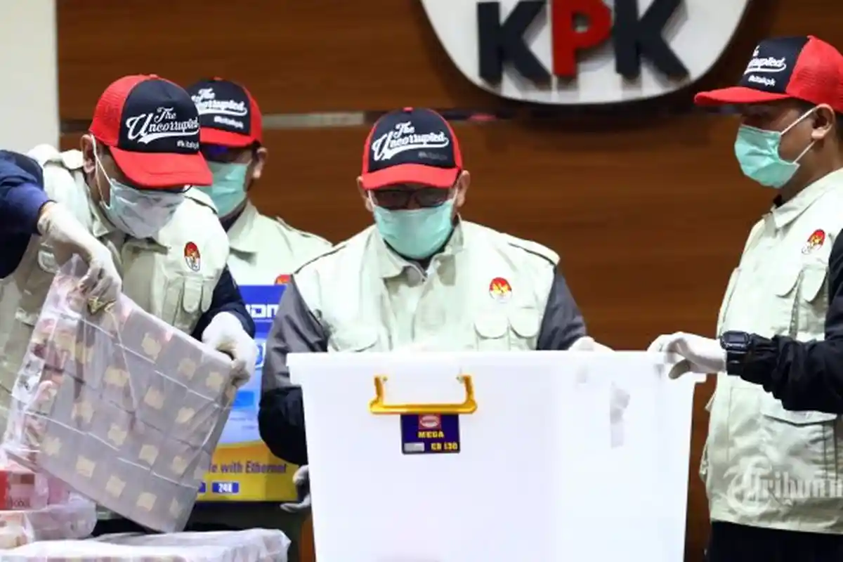 Petinggi Kemenpora Didakwa Terima Suap Rp 400 Juta dan Fortuner dari KONI