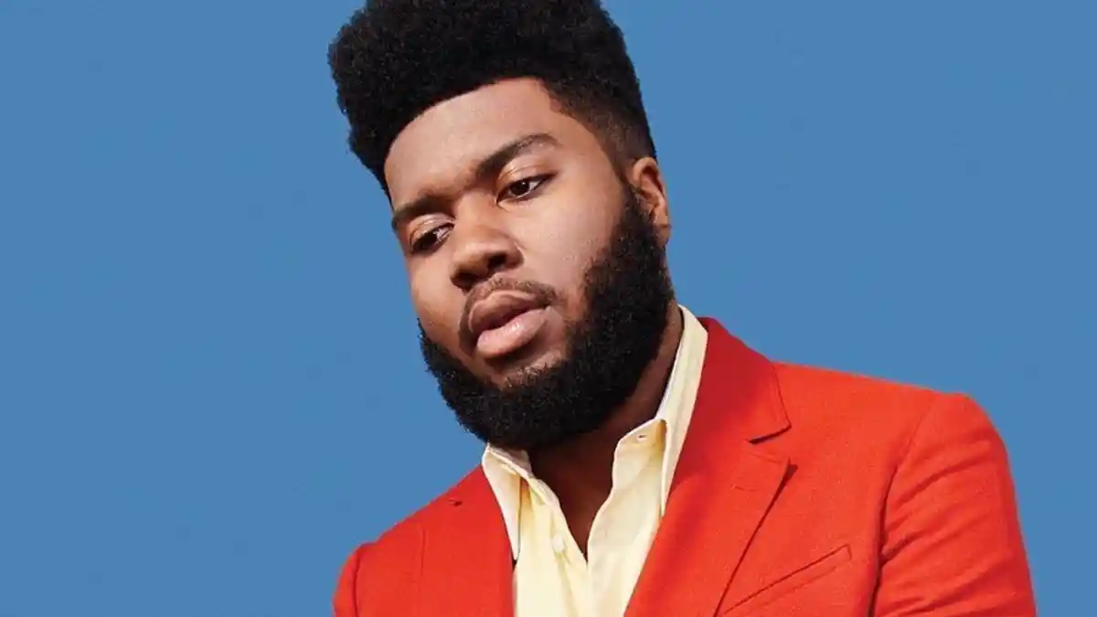TRIBUNWIKI: Pamer Kedekatan Bersama BTS, Siapa Rapper Khalid? Ini ...