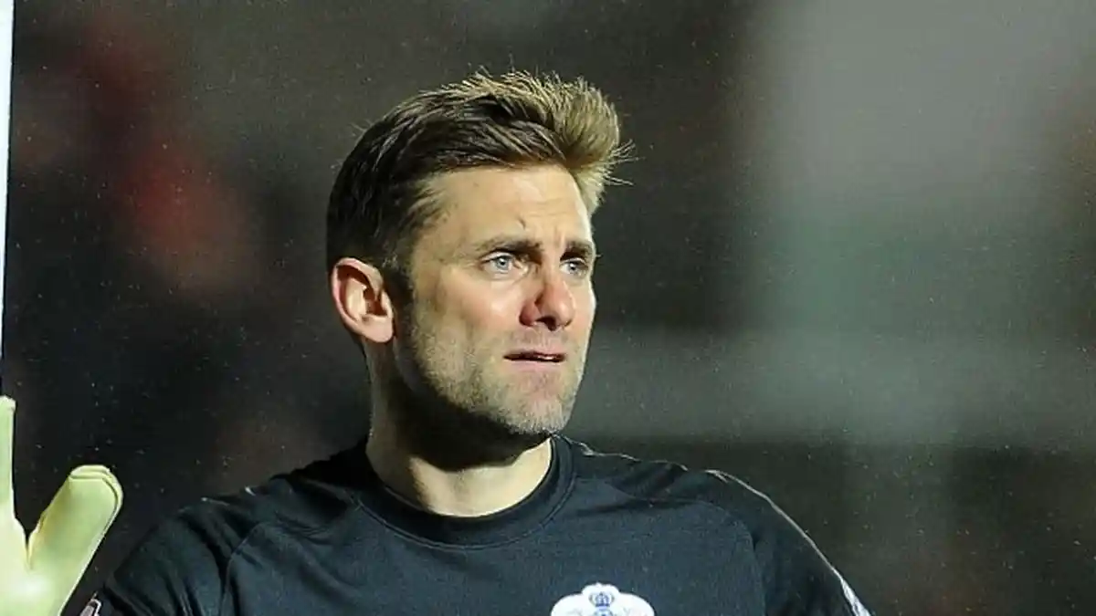 Robert Green Harus Sabar dengan Ulah Ball Boy Saat Lawan Aston Villa