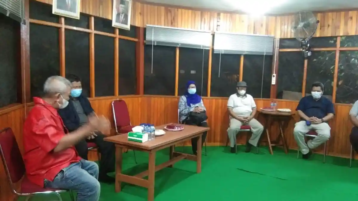 KKP RI Silaturahmi dan Ngobrol Santai Bersama Bupati Parimo