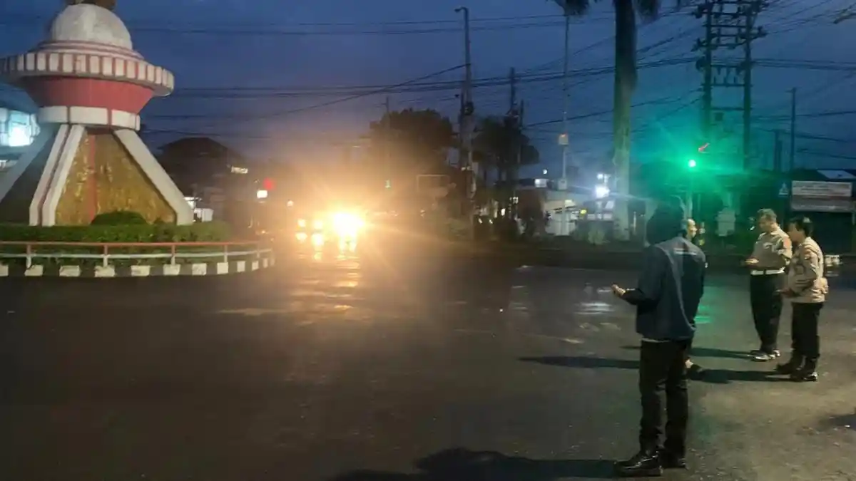 Breaking News: Truk Box Tabrak Pengendara Motor hingga Tewas di Pagar Dewa Bengkulu, Sopir Kabur