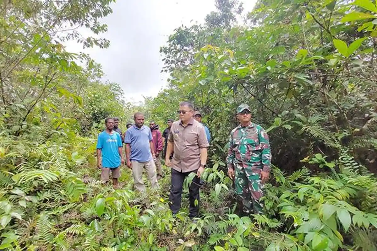 Pj Bupati Maybrat Optimistis Ruas Jalan dari Distrik Aifat Timur ke Aifat Timur Jauh Segera Dibuka