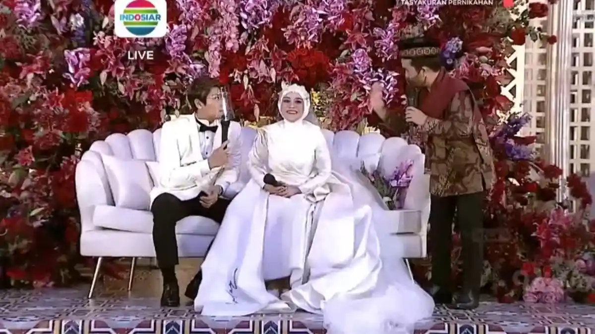 Kumpulan Potret Rizky Billar dan Lesti di Acara Tasyakuran Pernikahan, Serba Mewah dan Elegan