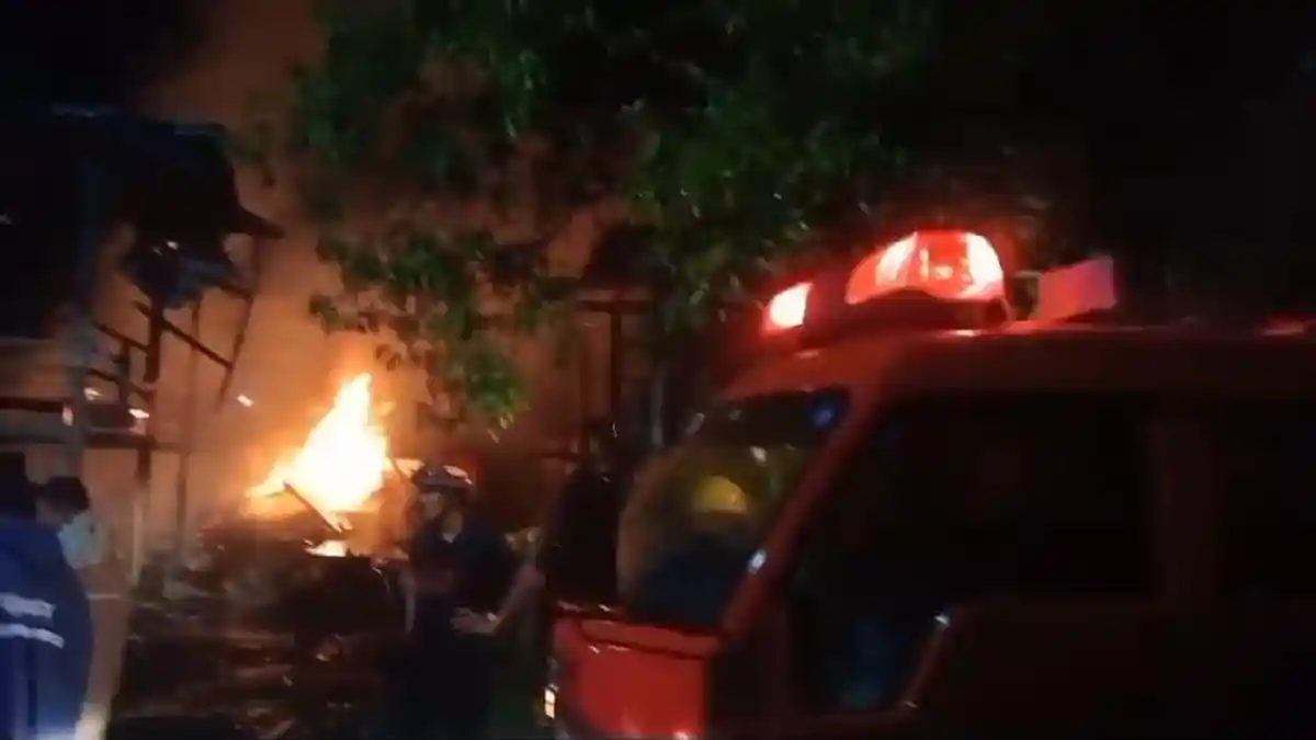 2 Rumah Warga Terbakar di Mangempang Barru, Diduga karena Arus Pendek Listrik