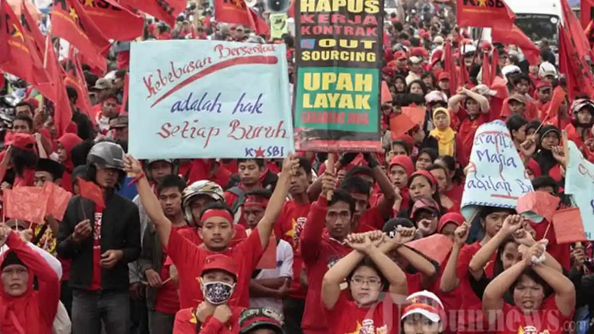 15 Pantun Hari Buruh 2024 yang Cocok Dibagikan di Media Sosial, Bakar Semangat Perjuangan Pekerja