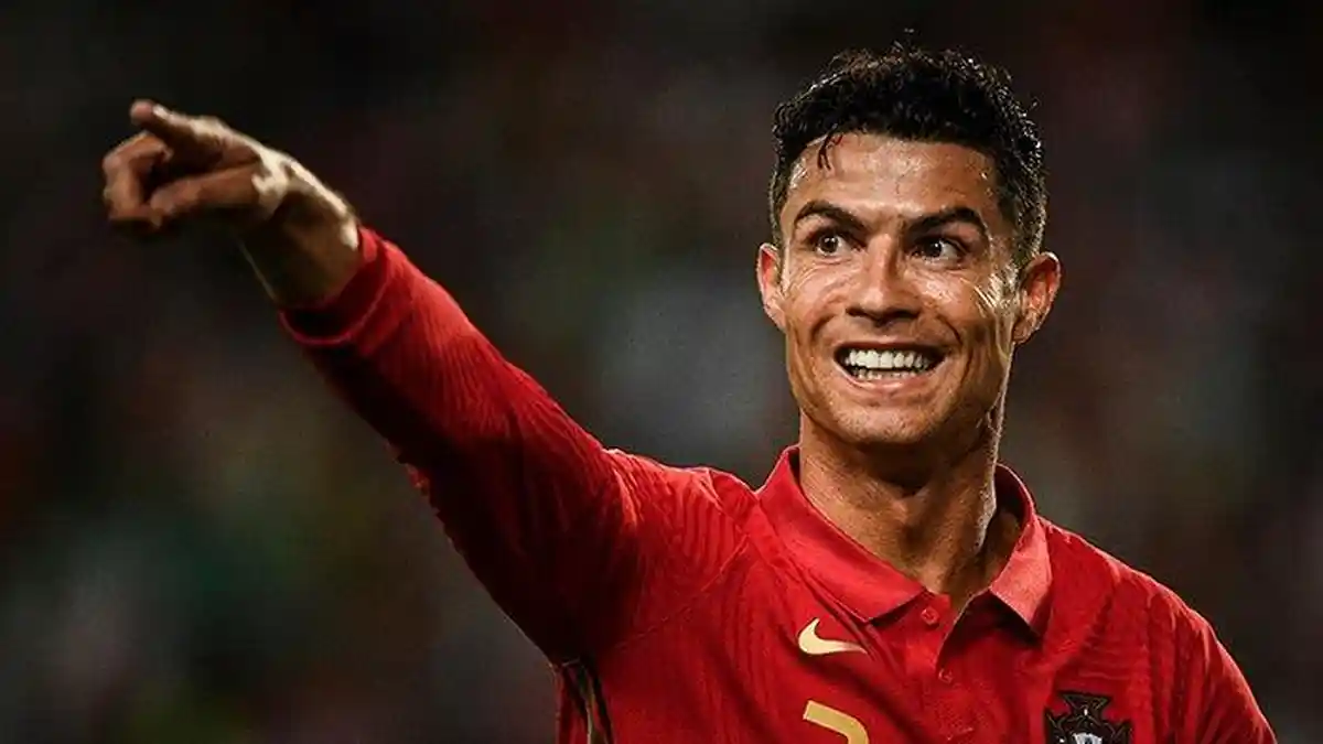 Baru 1,5 Jam, Kanal YouTube Cristiano Ronaldo Sudah Diserbu 1 Juta Lebih Subscriber