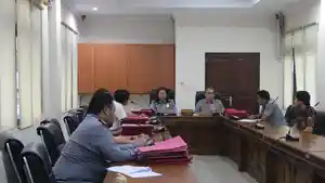 Sidang-pewarganegaraan-puluhan-pemohon-WNI-dipimpin-oleh-Kakanwil-Kemenkumham.jpg